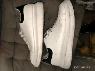 Zapatillas Puma blancas con plataforma - miniatura 3
