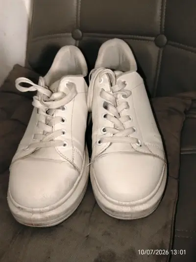 Zapatillas Puma blancas con plataforma - miniatura 4