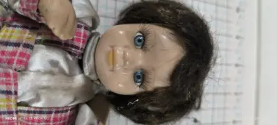 Muñecas de porcelana vintage con vestidos a cuadros - miniatura 2