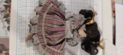 Muñecas de porcelana vintage con vestidos a cuadros - miniatura 5
