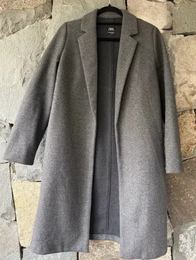 Abrigo de paño gris Zara de lana elegante - miniatura 1