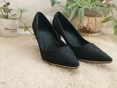 Zapatos de tacón negros elegantes número 38 - miniatura 5
