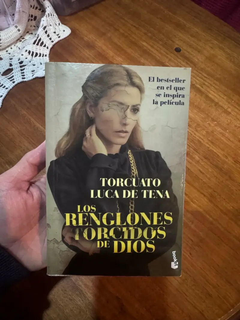 Libro 'Los renglones torcidos de Dios'