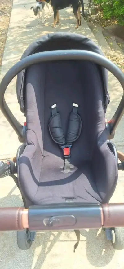 Coche de bebé con silla de auto, marca Bebesit - miniatura 4