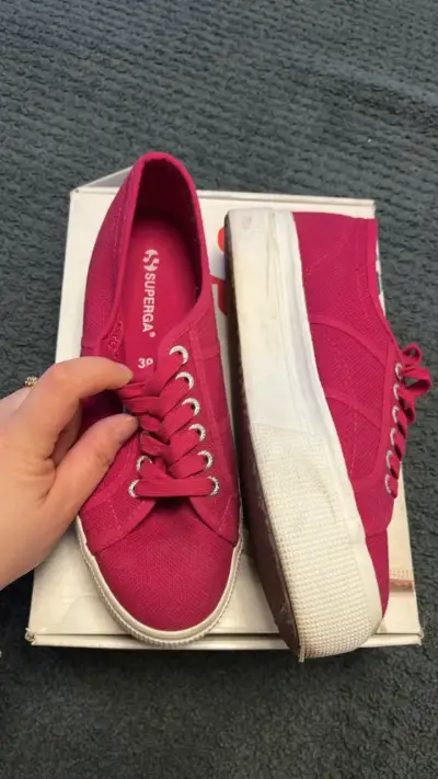 Zapatillas Superga rojas clásicas - miniatura 3