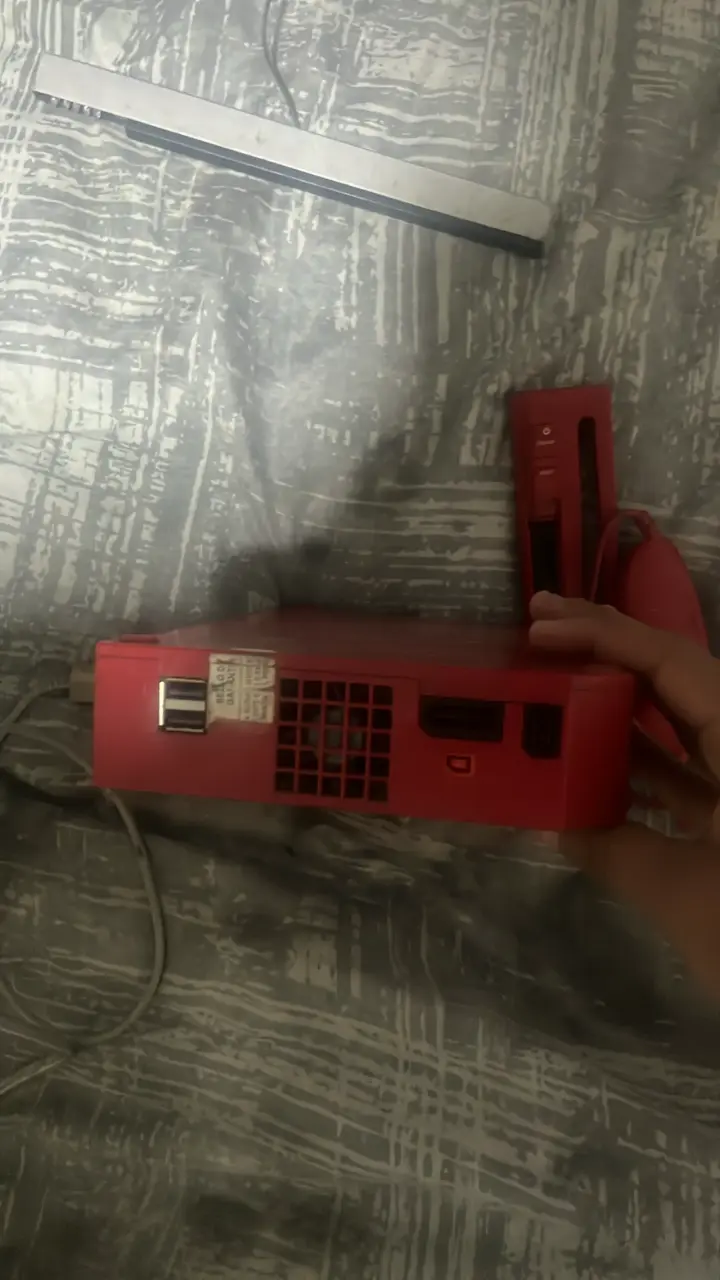 Consola Nintendo Wii roja con accesorios - 2