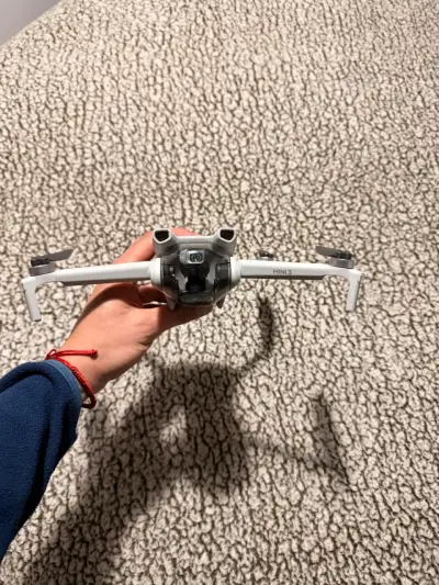 Drone DJI con control y accesorios - miniatura 4