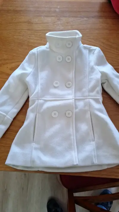 Abrigo infantil rosado con capucha de piel - miniatura 3