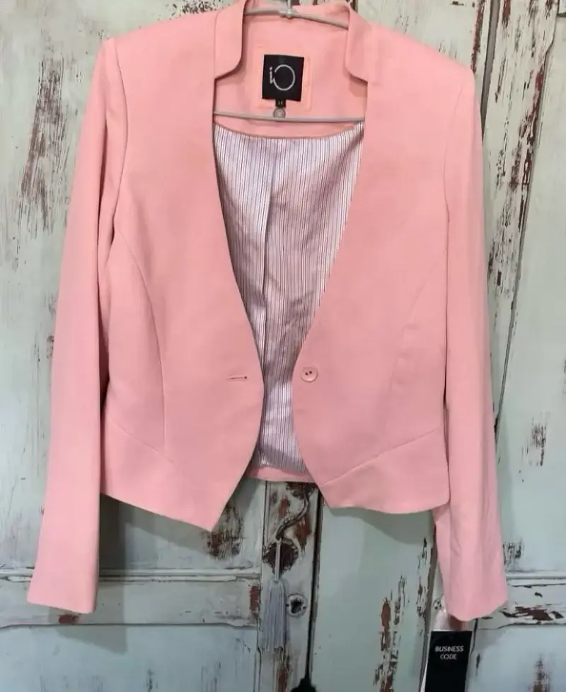 Blazer rosa elegante para mujer IO - 1