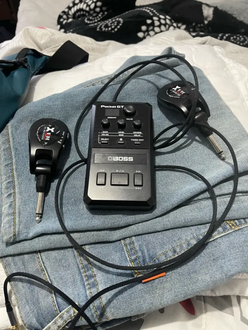Pedal multiefectos Boss Pocket GT con transmisores