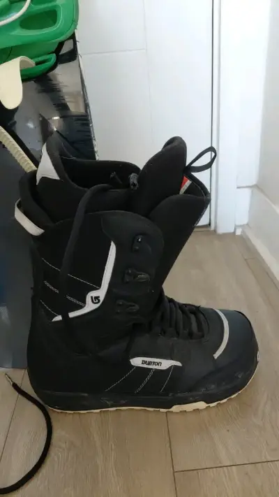 Tabla de snowboard Nitro con fijaciones y botas - miniatura 4