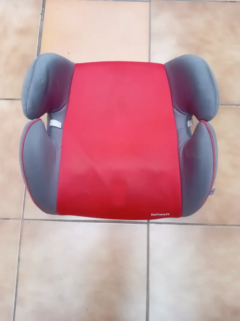 Asiento elevador infantil rojo y gris, rosado y gr - 1