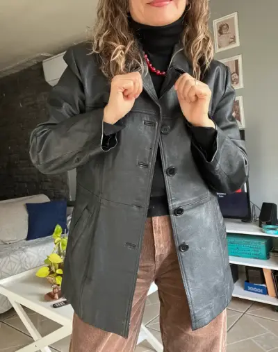 Abrigo de cuero negro para mujer - miniatura 1