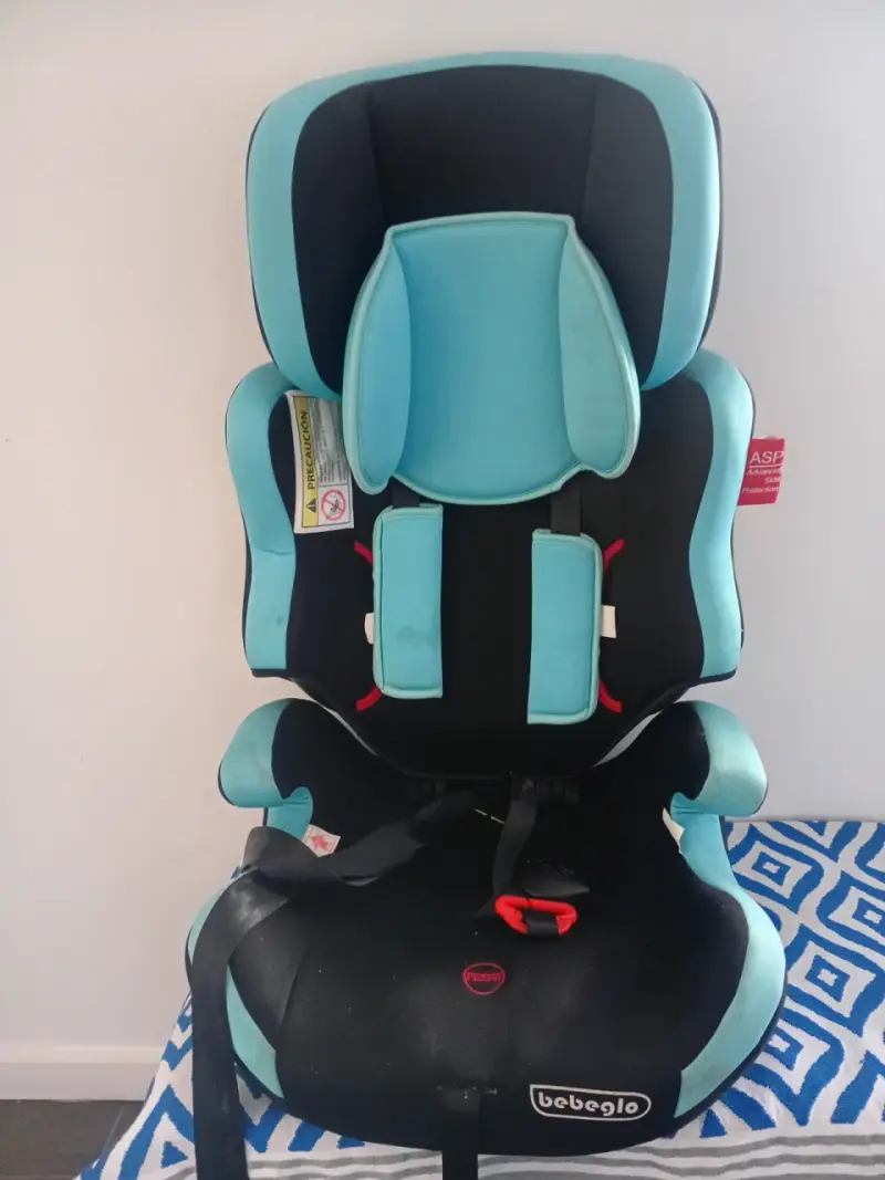 Silla de auto Bebeglo azul y negra
