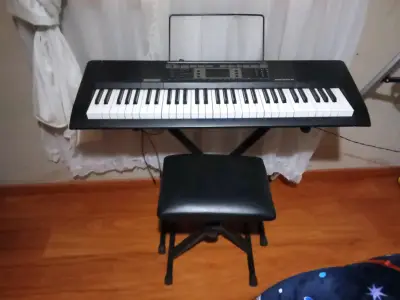 Teclado electrónico bontempi con soporte - miniatura 1