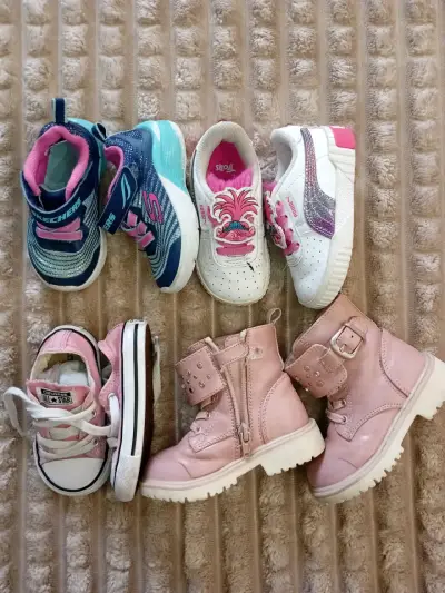Lote de zapatillas y botines para niña - miniatura 1