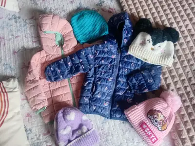 Lote de zapatillas y botines para niña - miniatura 2