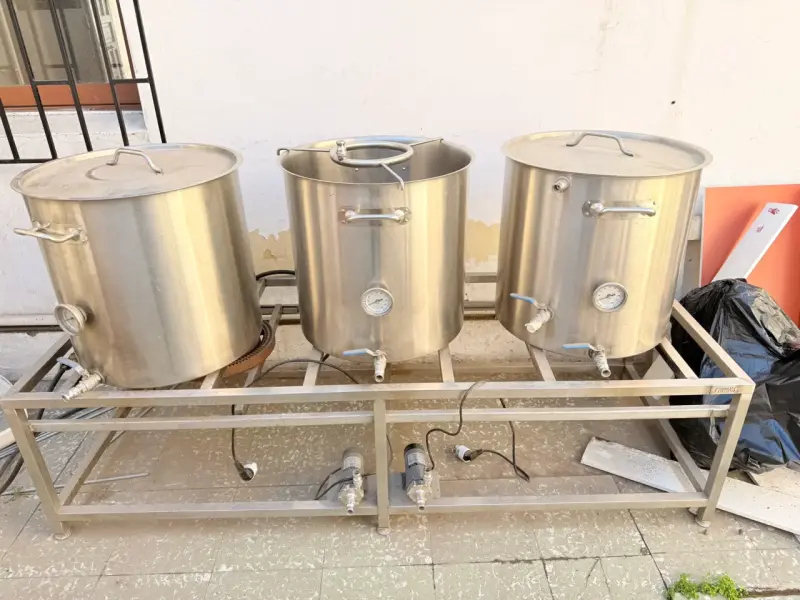 Equipo de cerveza artesanal en acero inox - 1