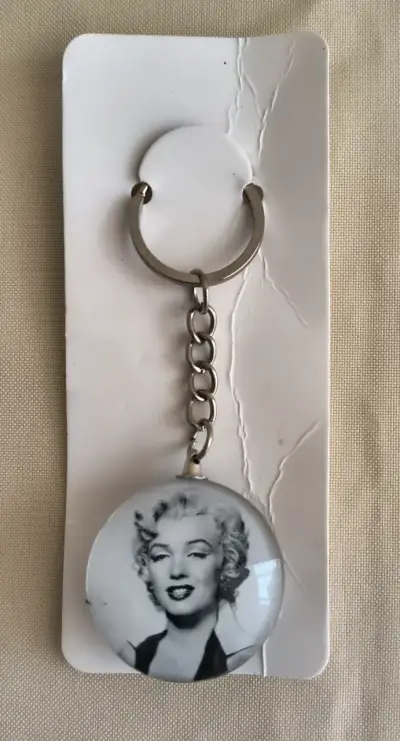LLavero de Coleccion Decorativo Marylin - miniatura 2