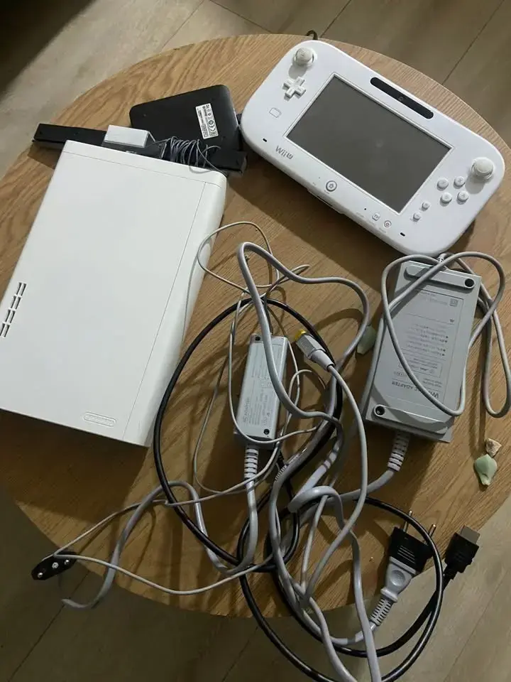 Nintendo Wii U Blanca con Magia + 50 Juegos DIG