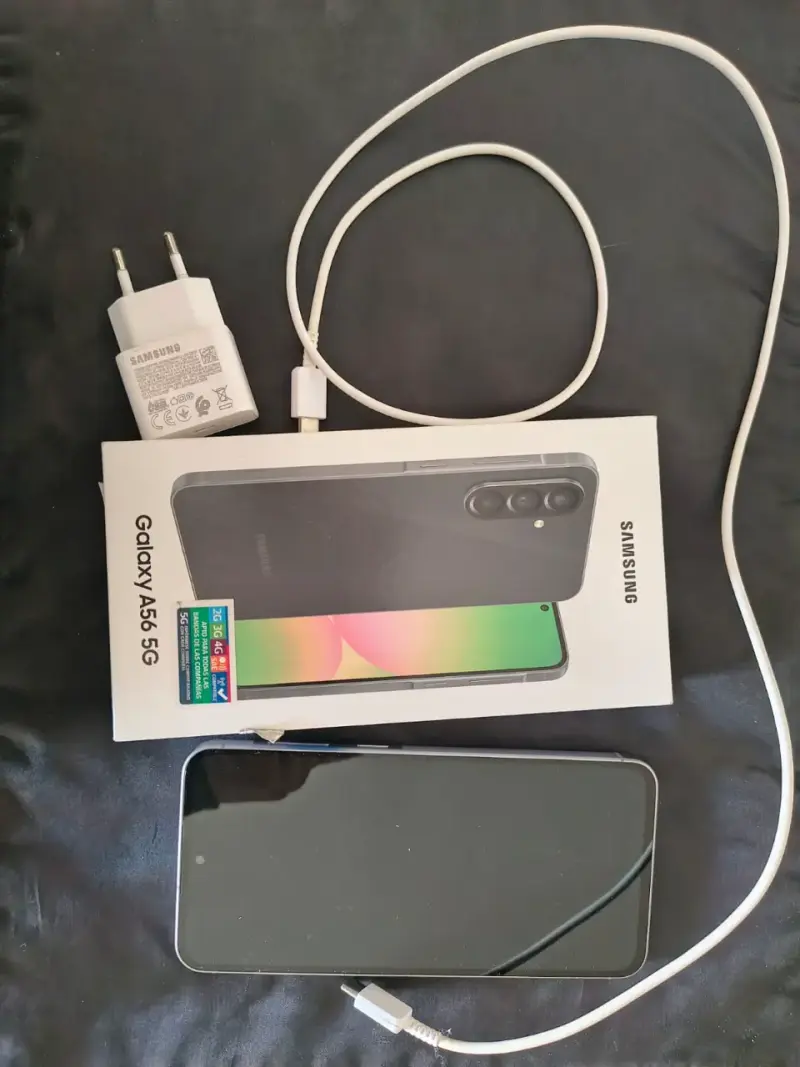 Samsung Galaxy A56 5G con cargador original - 1