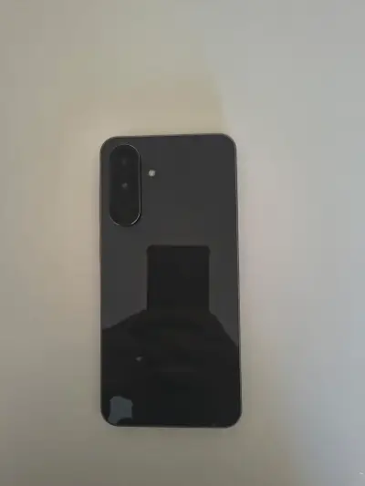 Samsung Galaxy A56 5G con cargador original - miniatura 3