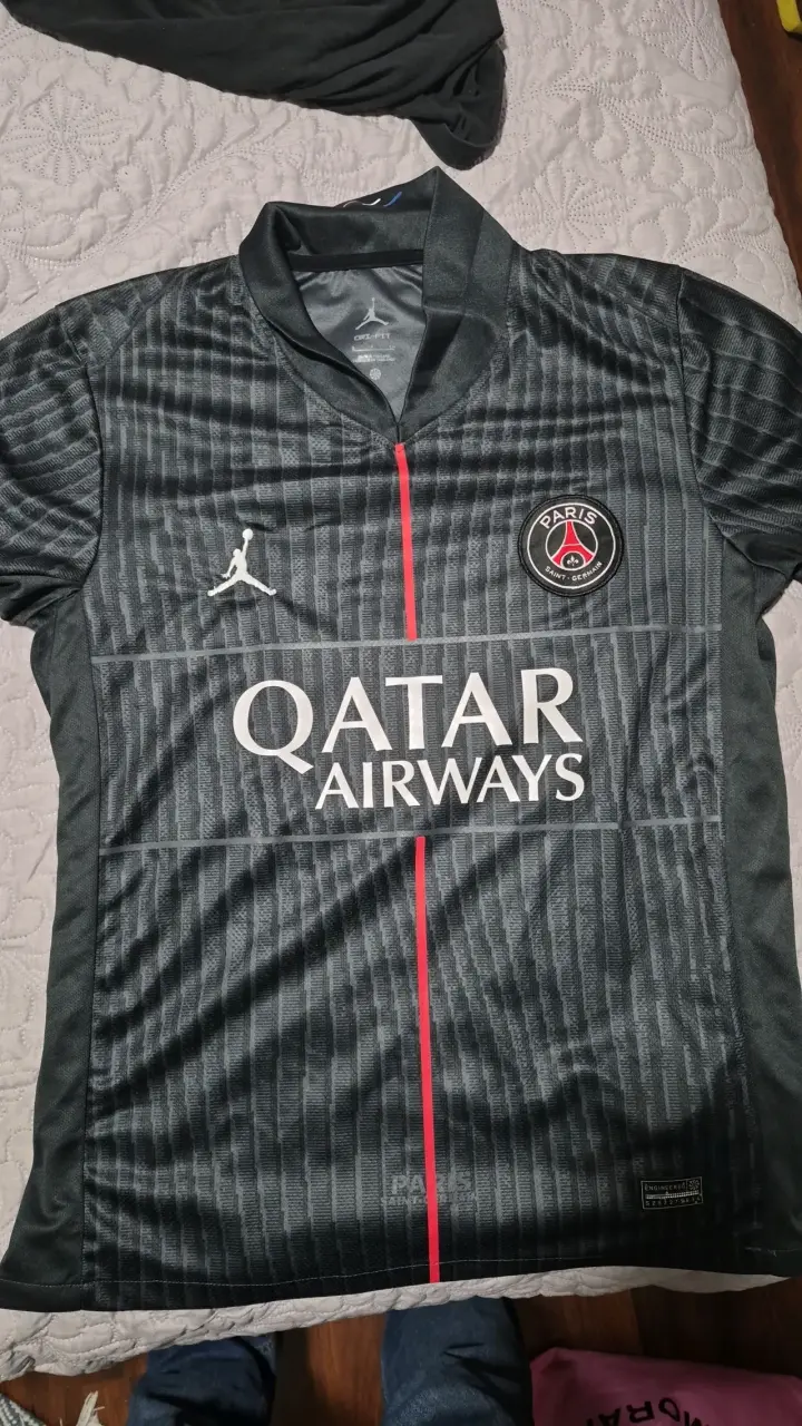 Camiseta PSG Jordan negra edición especial