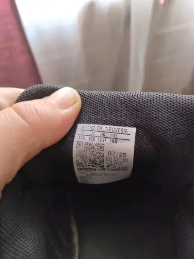 Zapatos escolares negros con velcro - miniatura 3