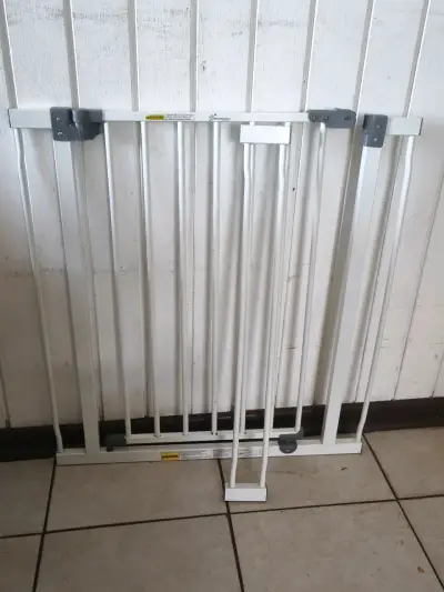 Reja de seguridad Dreambaby blanca - miniatura 1