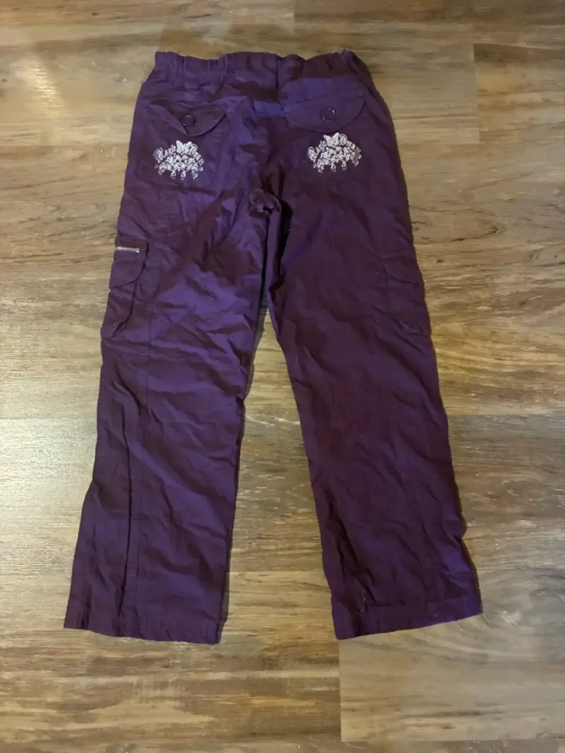 Pantalones cargo morados con diseño de mariposa - 2