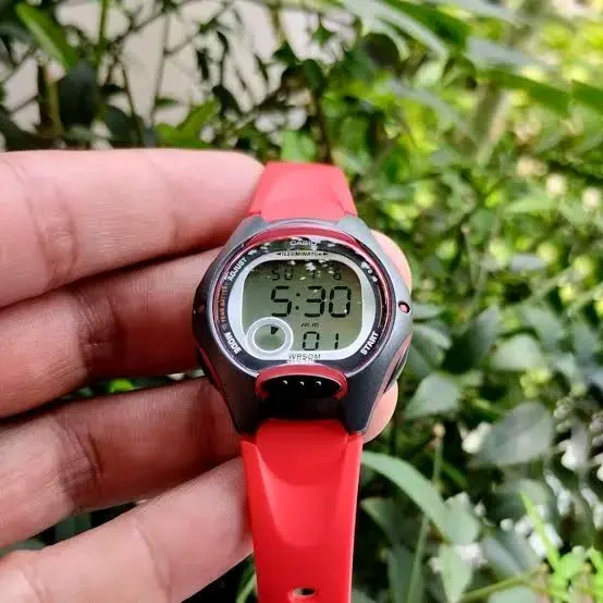 Reloj digital Casio MR resistente al agua - 2