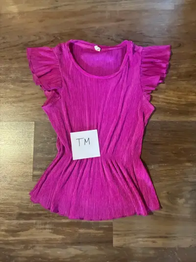 Blusa fucsia con volantes en mangas talla M - miniatura 1