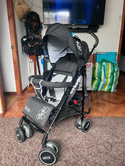 Coche de paseo Bebeglo plegable negro - miniatura 1