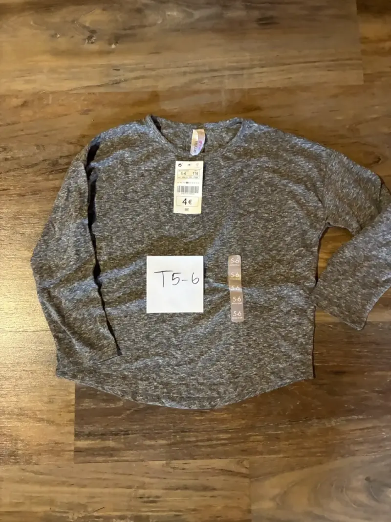 Polera gris para niña talla 5-6 años - 1