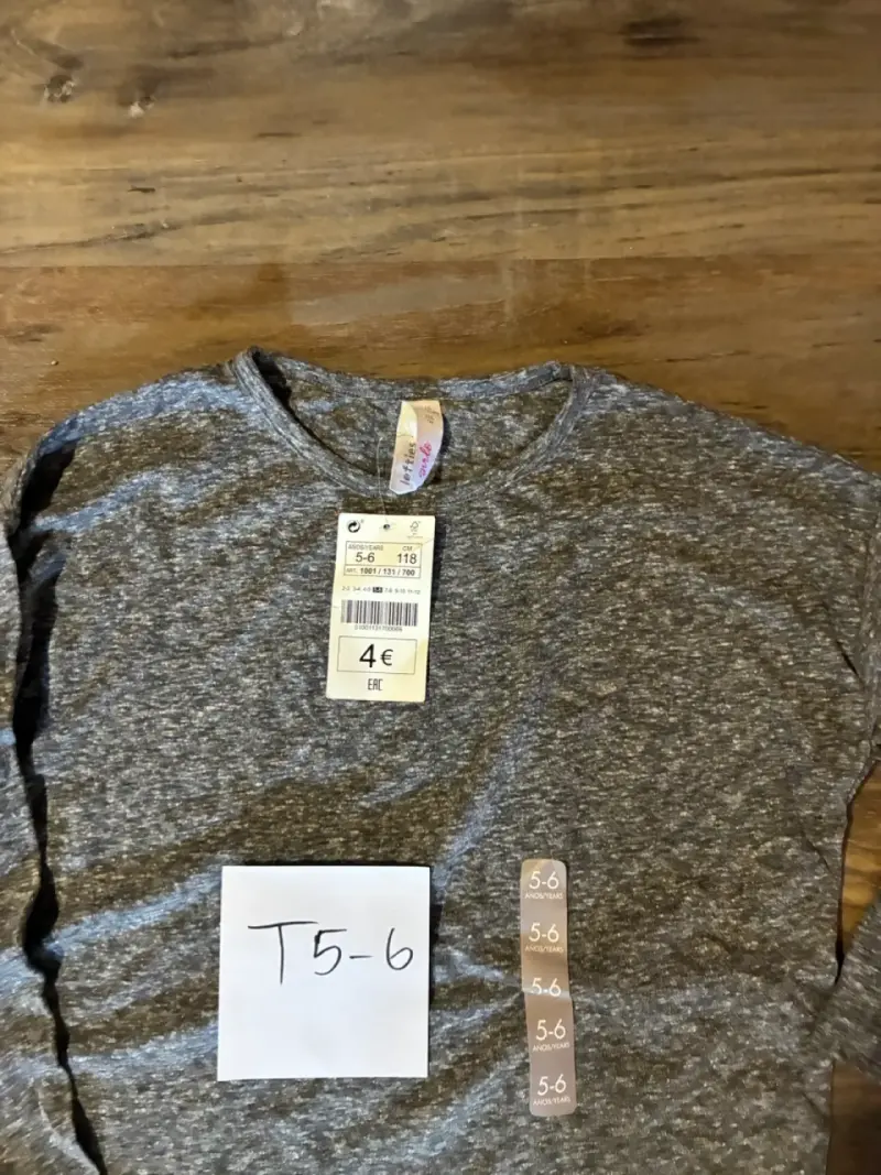 Polera gris para niña talla 5-6 años - 2