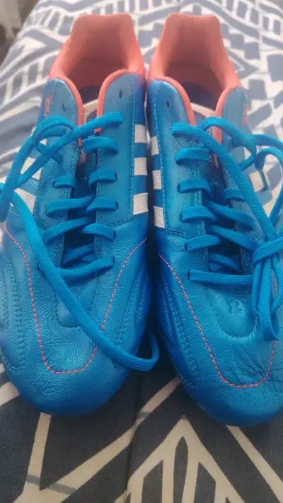 Zapatillas deportivas azules para fútbol - miniatura 1