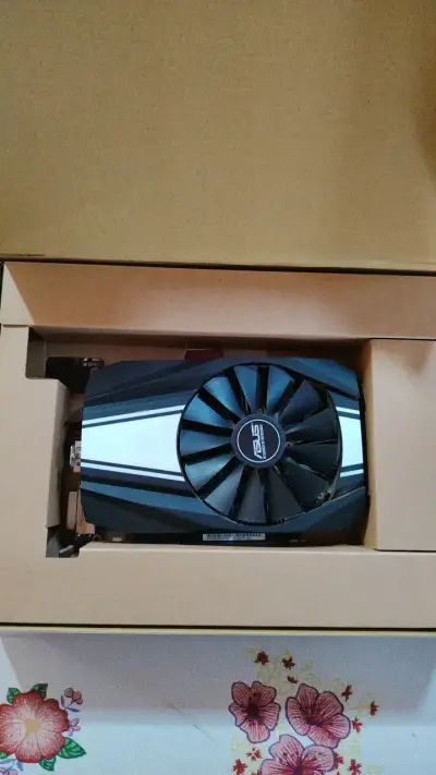 Tarjeta gráfica ASUS GeForce GTX 1660 Ti 6GB - miniatura 2