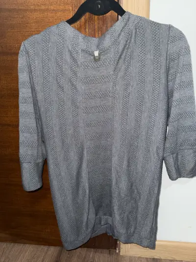 Chaqueta gris con cierre frontal - miniatura 3