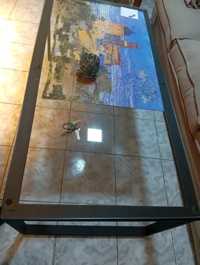 Mesa de centro de vidrio y metal - miniatura 1