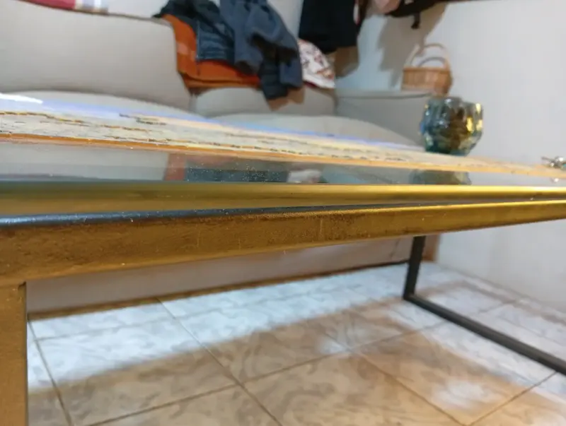 Mesa de centro de vidrio y metal - 2