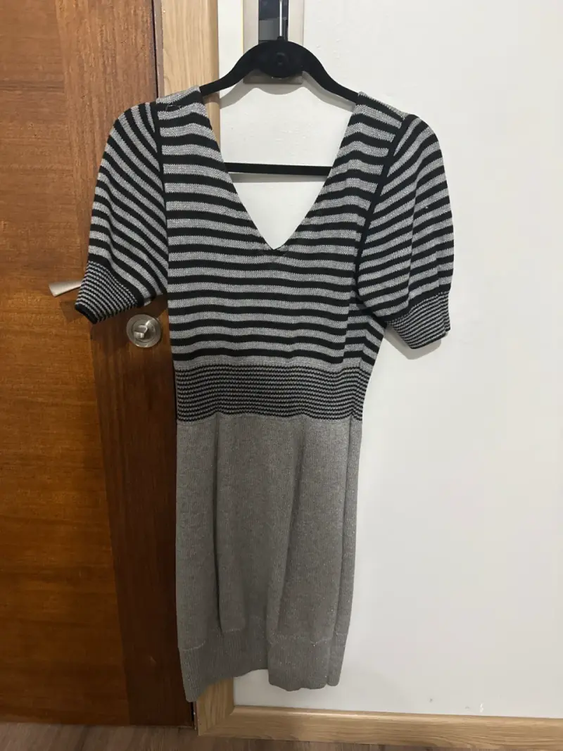 Vestido de punto a rayas gris y negro - 3