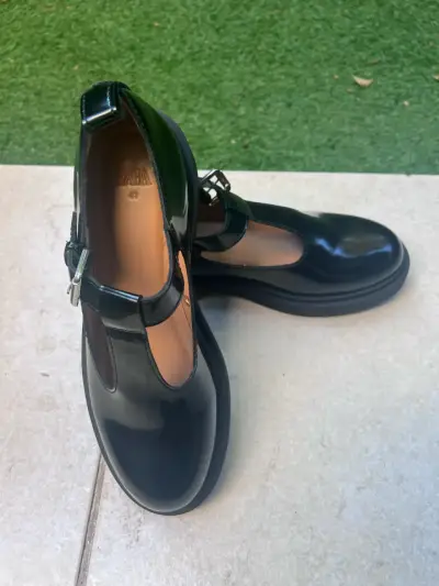 ZARA Zapatos de charol negro con hebilla - miniatura 2