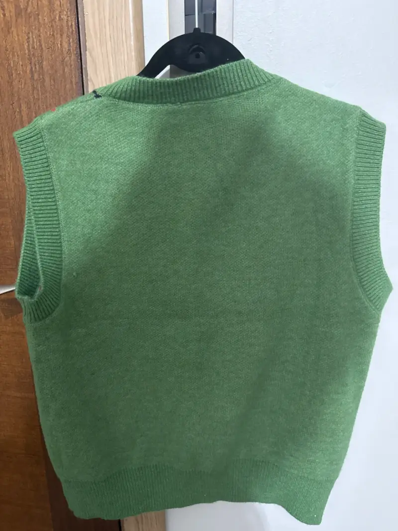 Chaleco sin mangas verde con diseño rombos - 2