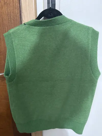 Chaleco sin mangas verde con diseño rombos - miniatura 2