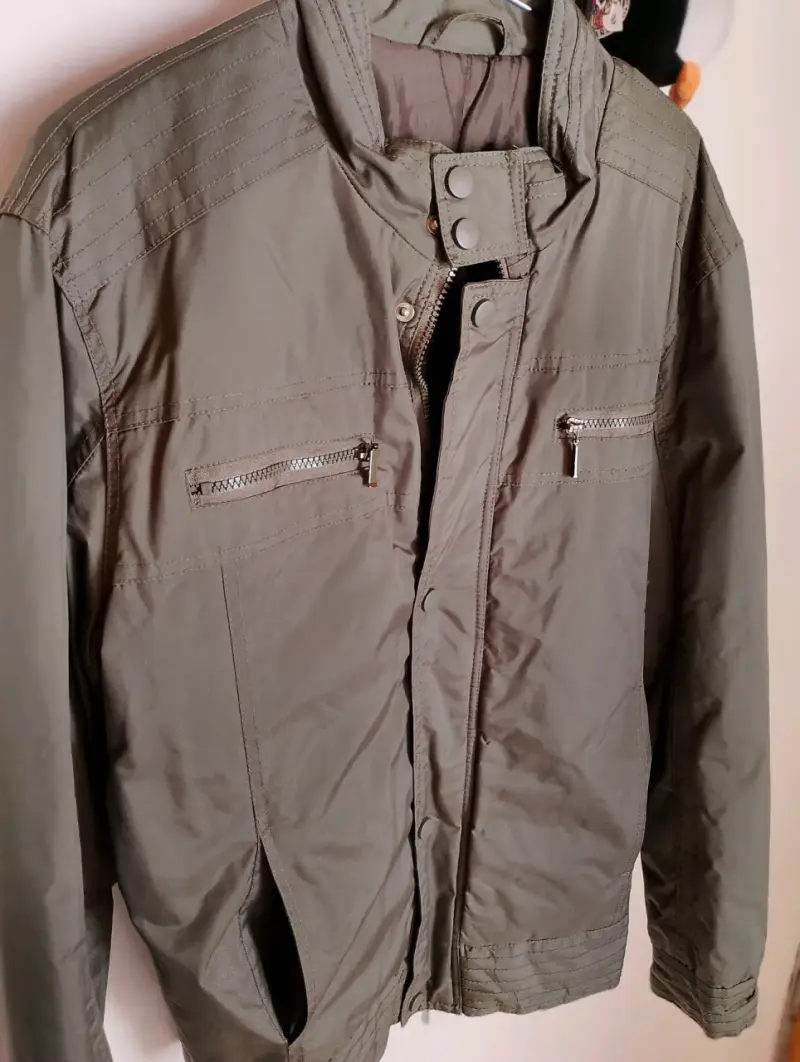 Chaqueta de hombre verde militar con cierre - 1
