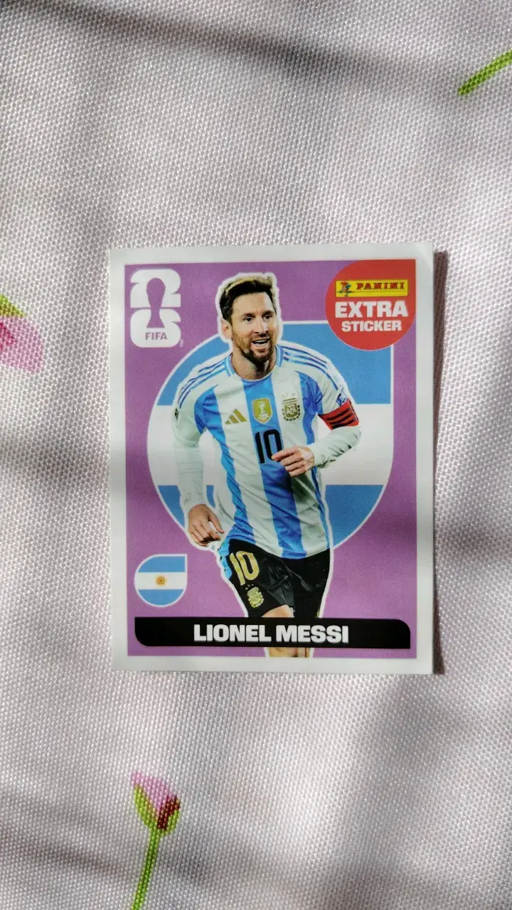 Lámina Panini Lionel Messi FIFA 2022 - 1