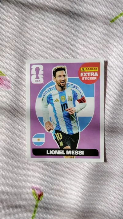 Lámina Panini Lionel Messi FIFA 2022 - miniatura 1
