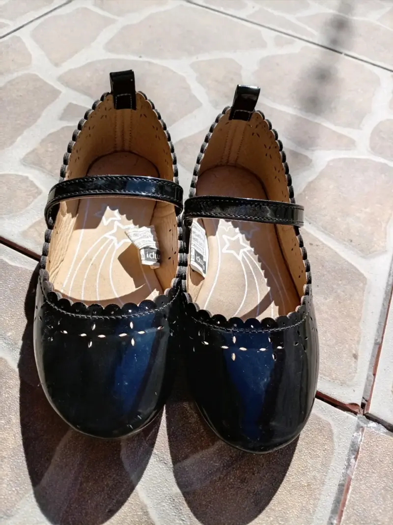Zapatos de charol negros para niña - 3