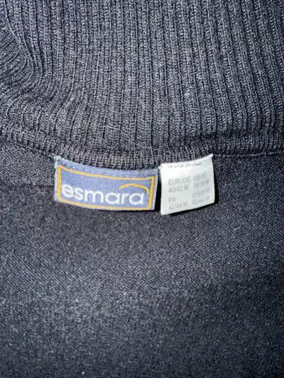 Polera negra de cuello alto - miniatura 3