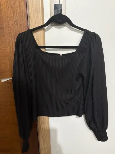 Blusa negra de manga larga - miniatura 1
